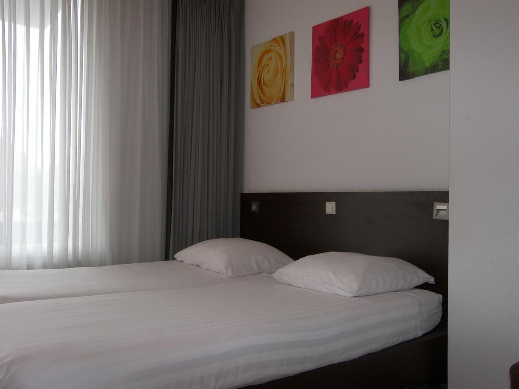 Hotel De Markt Valkenswaard Exteriör bild